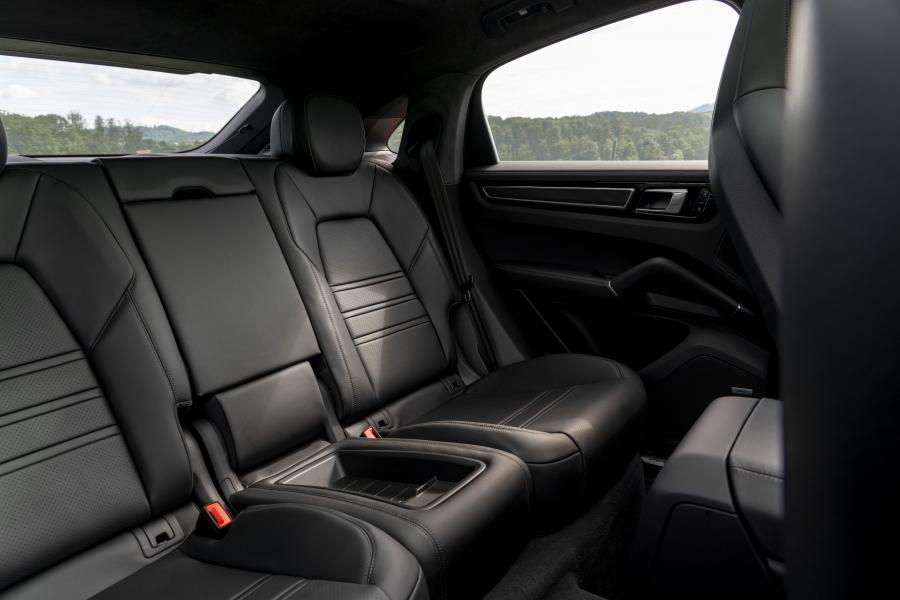 Интерьер Porsche Cayenne Coupe 2019 года  (WW) (фото 38 из 41)